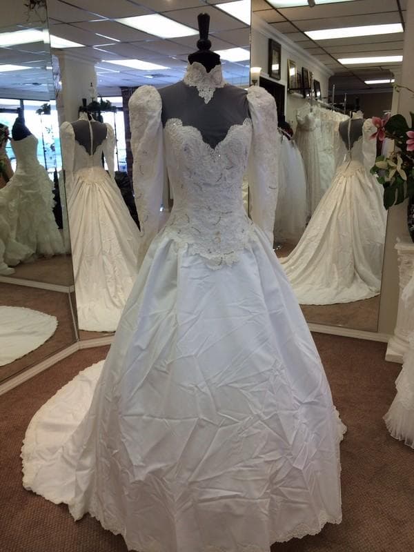Linh's Bridal & Alterations, gallery photograph 3