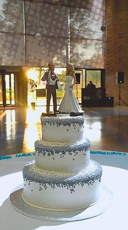 Tiffany's Bakery — Wedding Cake, portfolio photo 2