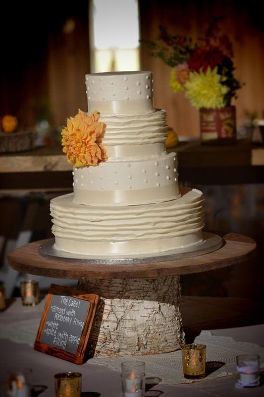 Tiffany's Bakery — Wedding Cake, portfolio photo 8