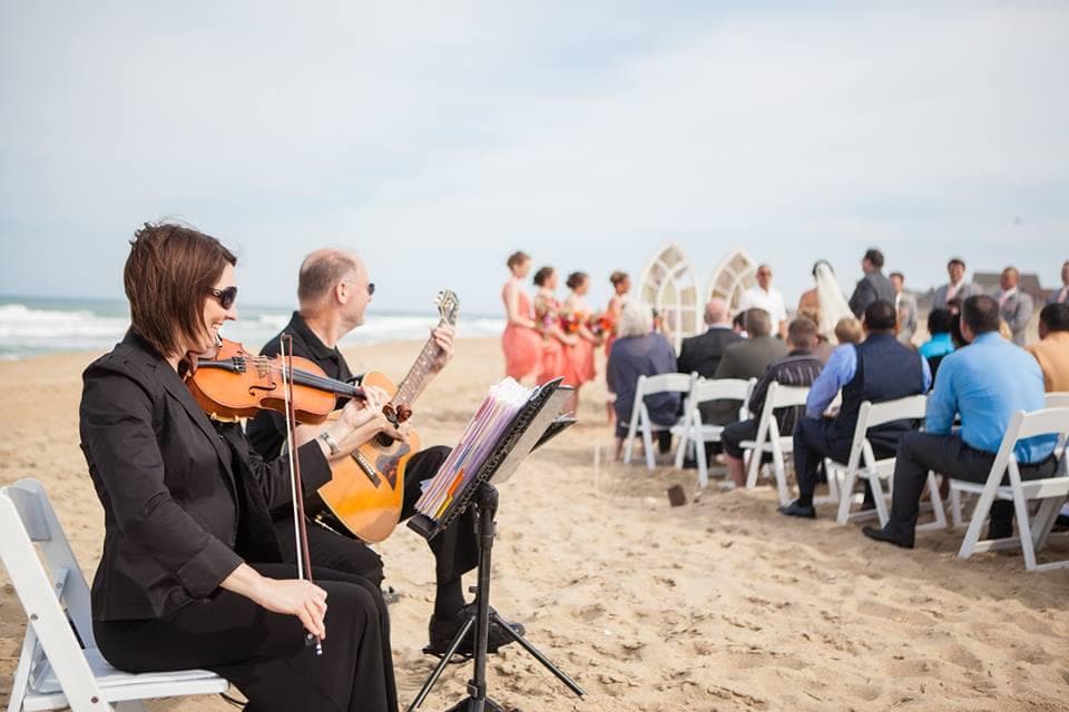 Club Violin, gallery photograph 1