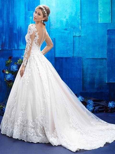 Signature Bridal Salon, gallery photograph 3