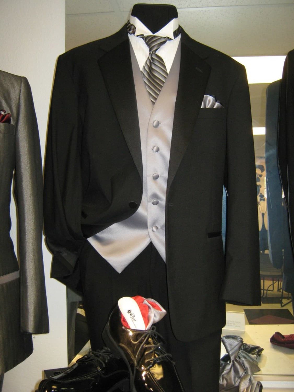 Rose Tuxedo — Tuxedos and Suits, portfolio photo 6