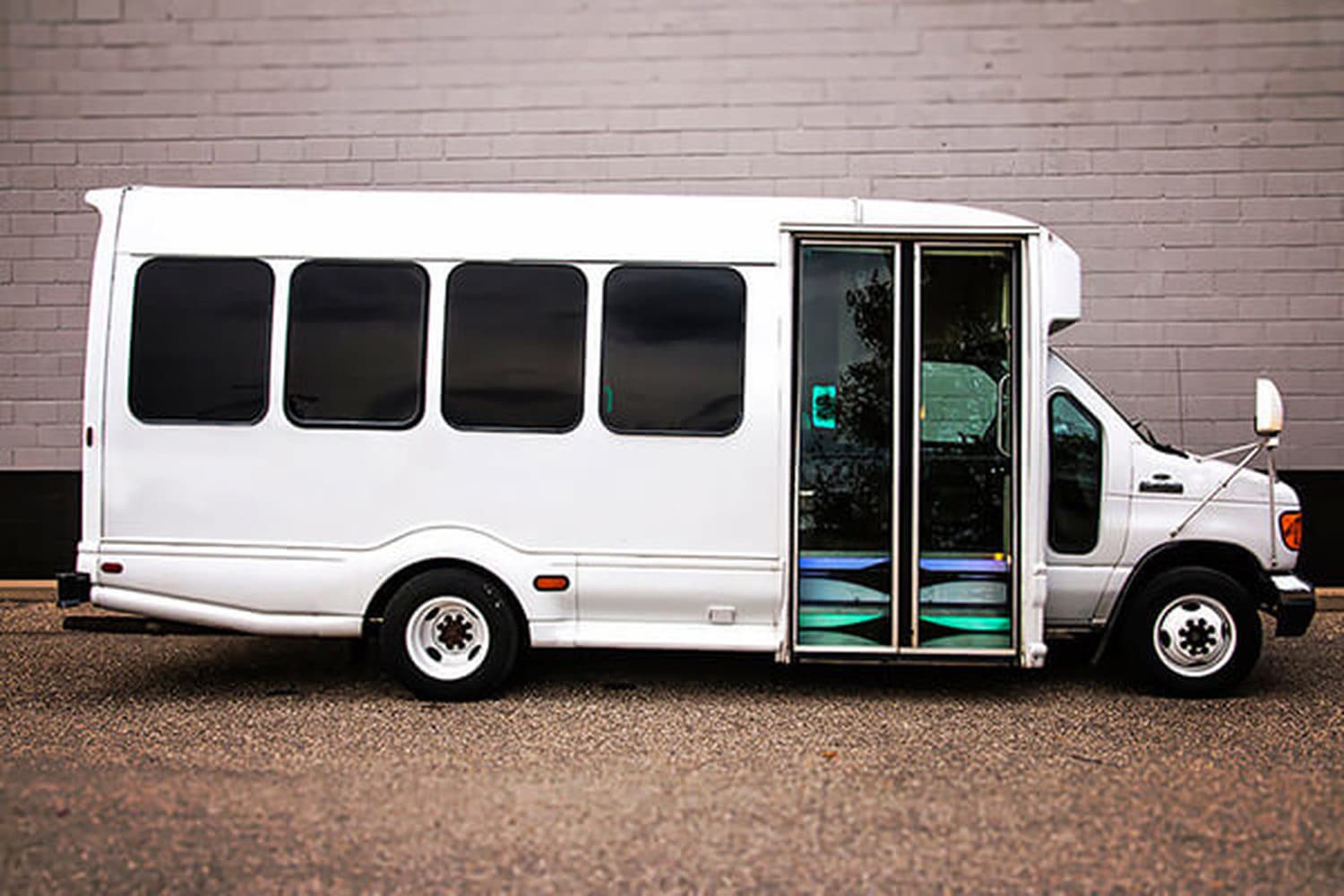 Cedar Rapids Party Buses, gallery photograph 1