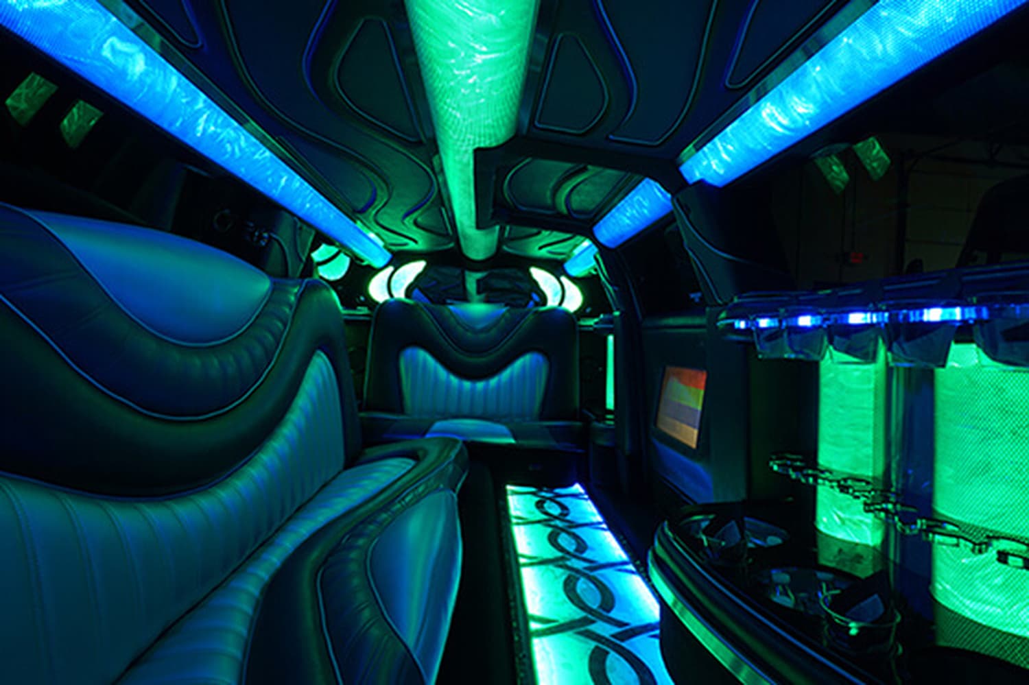 Limo Bus Cedar Rapids — Transportation, portfolio photo 5