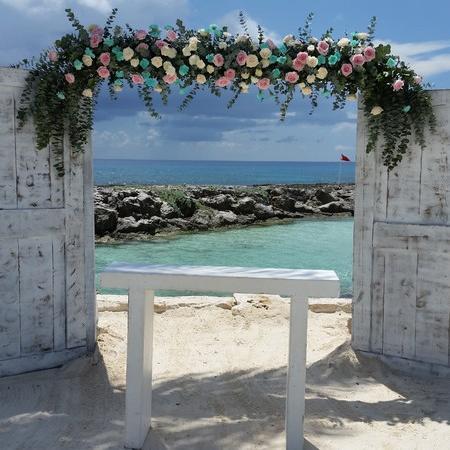 Chic Romance Travel