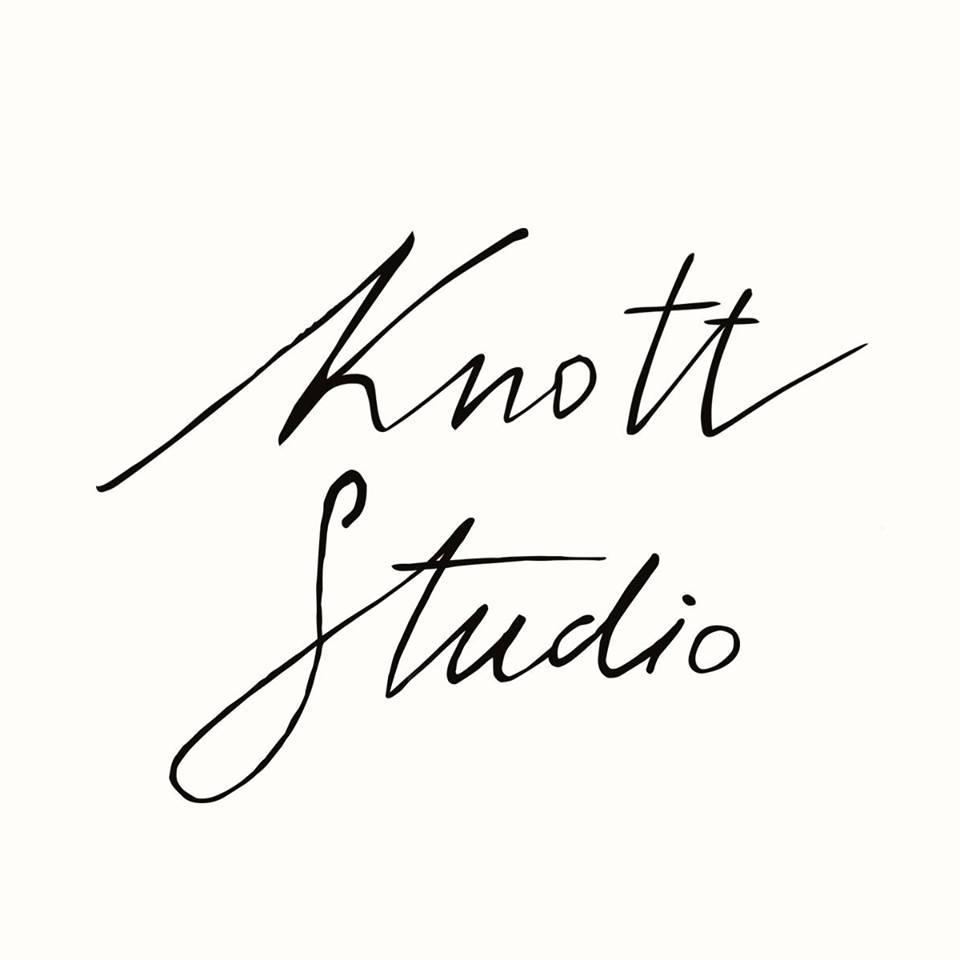 Mira Knott