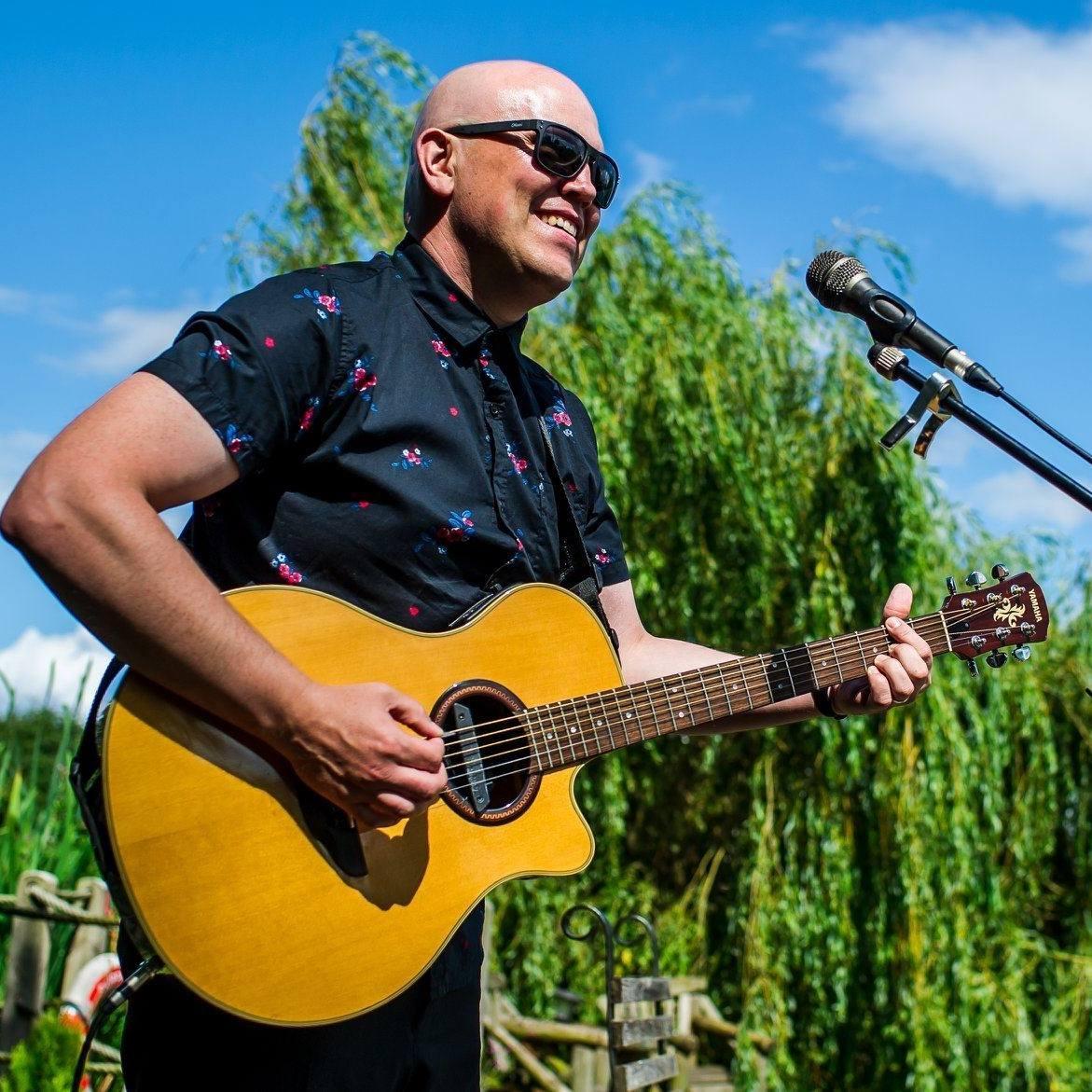 Matthew Stephens - Wedding Singer & DJ