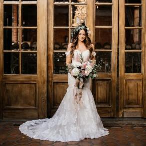 Mona's Elegant Bridal Gowns & Tuxedos Mona's Elegant Bridal Gowns & Tuxedos